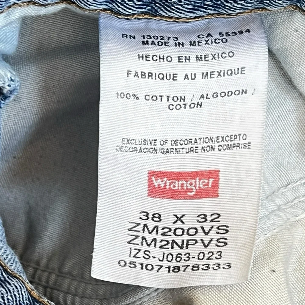 Wrangler Jeans‎ Men's Size 38x32 Relaxed Fit Worn In Distressed Thrashed Work
